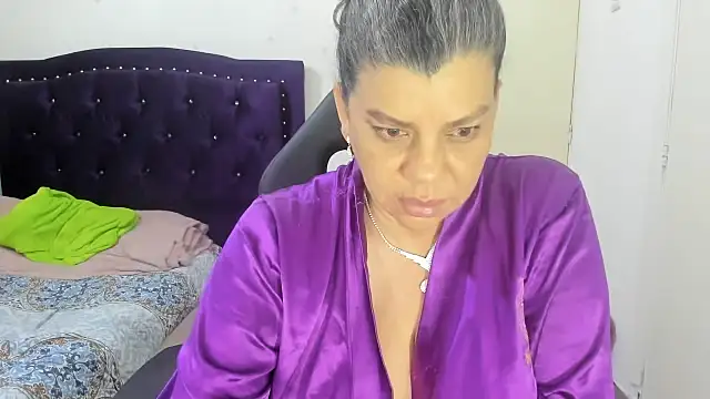 Snapshot of vikyadams chatting on September 12, 11:21 am vikyadams online show from September 12, 11:21 am