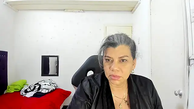 Snapshot of vikyadams chatting on September 23, 10:40 am vikyadams online show from September 23, 10:40 am