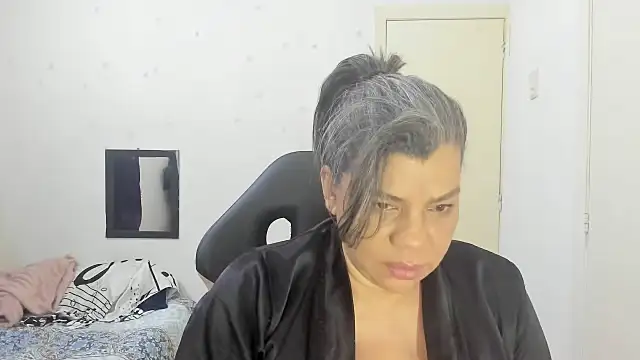 Snapshot of vikyadams chatting on October 9, 7:06 am vikyadams online show from October 9, 7:06 am