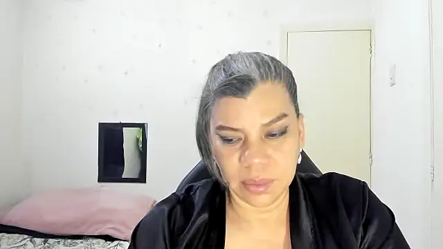 Snapshot of vikyadams chatting on November 21, 4:11 am vikyadams online show from November 21, 4:11 am