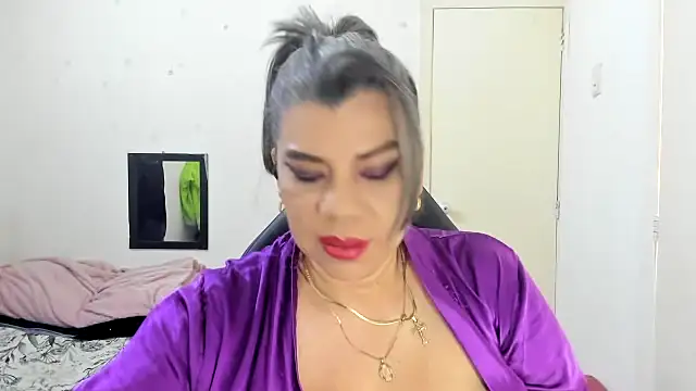 Snapshot of vikyadams chatting on November 25, 4:40 pm vikyadams online show from November 25, 4:40 pm