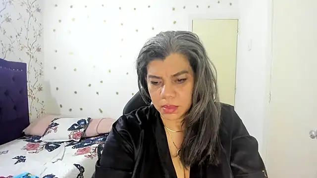 Snapshot of vikyadams chatting on May 25, 5:24 am vikyadams online show from May 25, 5:24 am