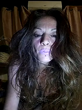 Snapshot of vampvanna23 chatting on June 8, 12:14 am vampvanna23 online show from June 8, 12:14 am