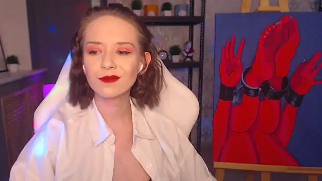 Snapshot of FascinatingEyess chatting on January 19, 2:15 am FascinatingEyess online show from January 19, 2:15 am