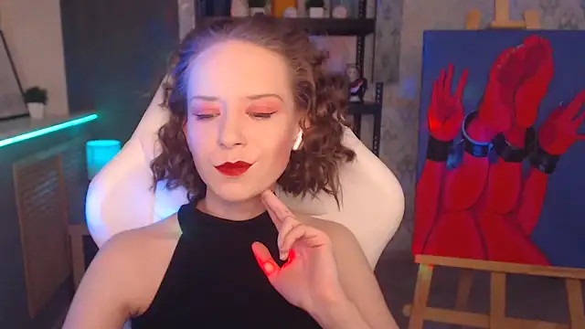 Snapshot of FascinatingEyess chatting on February 4, 5:10 am FascinatingEyess online show from February 4, 5:10 am