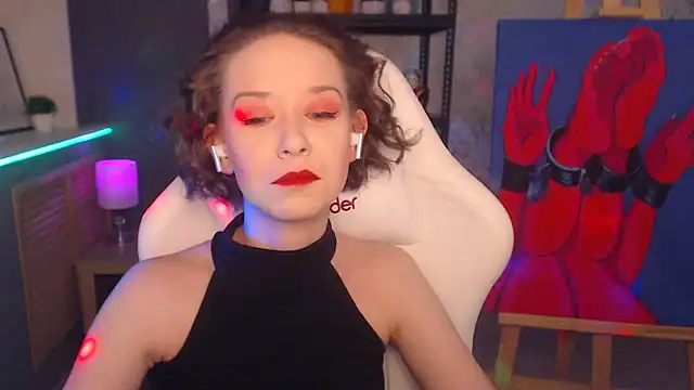 Snapshot of FascinatingEyess chatting on February 11, 5:16 am FascinatingEyess online show from February 11, 5:16 am