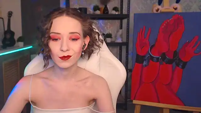 Snapshot of FascinatingEyess chatting on February 6, 6:22 pm FascinatingEyess online show from February 6, 6:22 pm