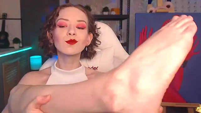 Snapshot of FascinatingEyess chatting on February 16, 11:06 am FascinatingEyess online show from February 16, 11:06 am