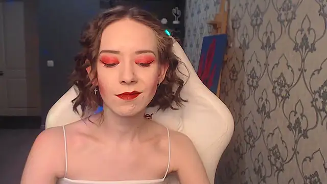 FascinatingEyess online show from May 6, 5:07 pm