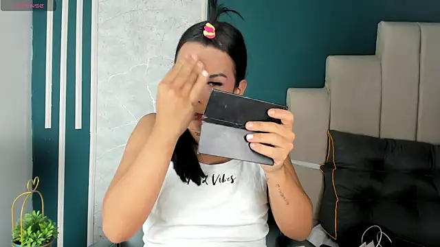 yossi peach cute online show from January 15, 8:01 pm