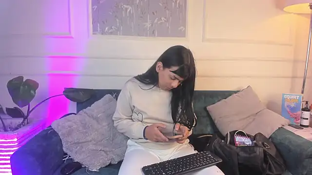yossi peach cute online show from April 27, 6:17 pm
