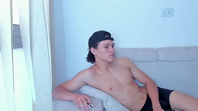 laurent nova online show from January 28, 7:21 pm