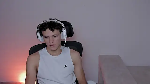 laurent nova online show from September 8, 6:18 pm