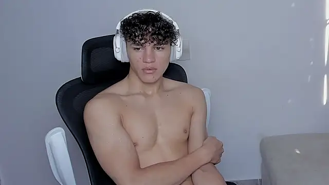 laurent nova online show from October 28, 7:16 pm