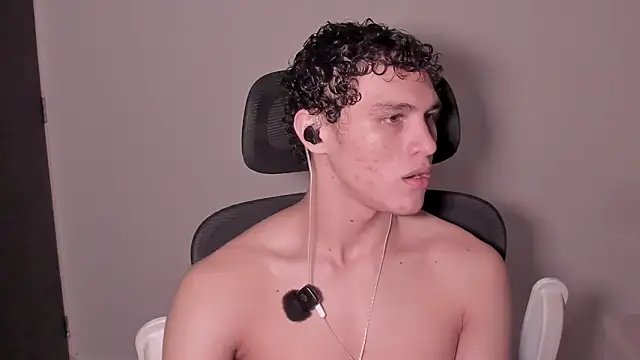 laurent nova online show from May 26, 3:46 am