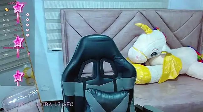 Dakotha v  online show from February 23, 9:33 am