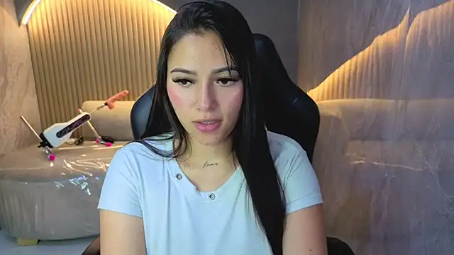 Snapshot of Dakotha_v_ chatting on June 26, 8:13 pm Dakotha v online show from June 26, 8:13 pm