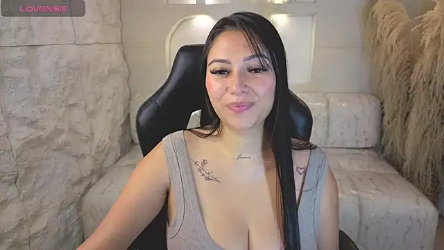 Snapshot of Dakotha_v_ chatting on July 30, 3:49 am Dakotha v online show from July 30, 3:49 am