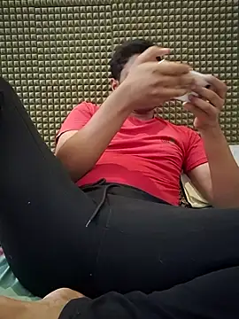 Snapshot of mykecockslong chatting on November 2, 9:22 am mykecockslong online show from November 2, 9:22 am