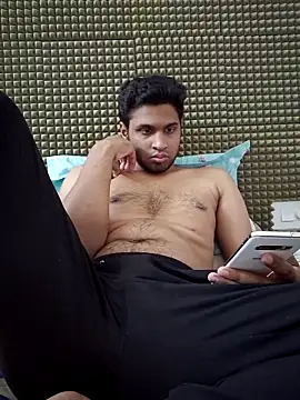 Snapshot of mykecockslong chatting on November 18, 10:20 am mykecockslong online show from November 18, 10:20 am