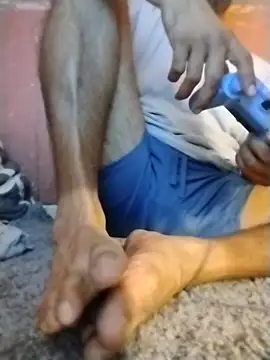 Snapshot of brownfeet chatting on December 24, 2:54 am brownfeet online show from December 24, 2:54 am