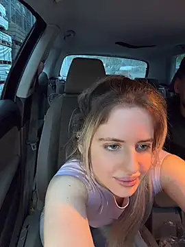 Snapshot of Holly-Glamour chatting on June 11, 2:53 am Holly-Glamour online show from June 11, 2:53 am