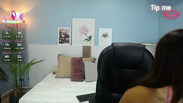 Snapshot of katy_ruiz chatting on June 17, 4:37 am katy ruiz online show from June 17, 4:37 am