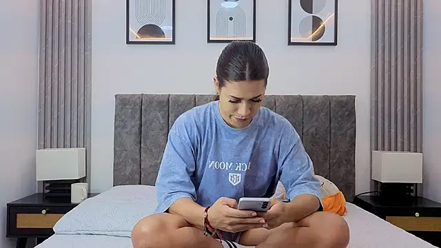 Luciana Ortiz1 online show from February 24, 1:42 pm