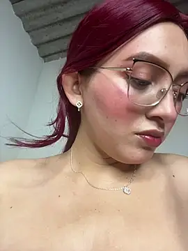 Snapshot of VioletPearson chatting on May 29, 1:31 pm VioletPearson online show from May 29, 1:31 pm