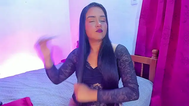 Snapshot of Ivanna18_x chatting on April 11, 3:33 am Ivanna18 x online show from April 11, 3:33 am