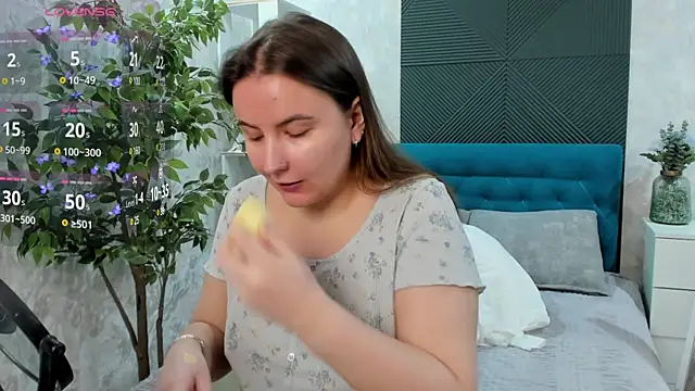 FeralPeach online show from February 14, 5:09 am