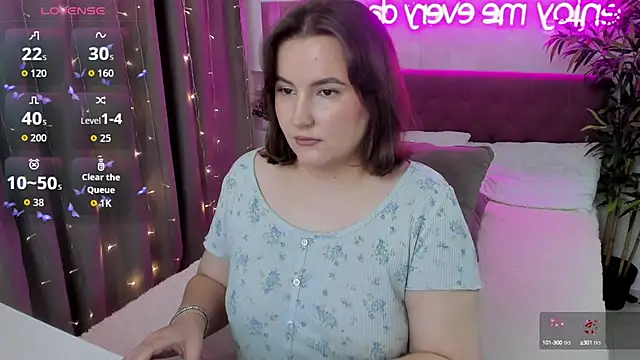 FeralPeach online show from September 17, 4:14 am