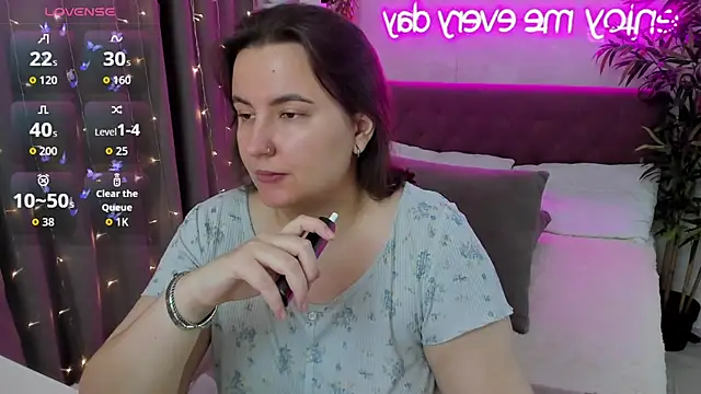 FeralPeach online show from September 21, 3:41 am