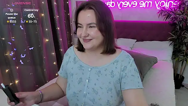 FeralPeach online show from October 1, 4:51 am