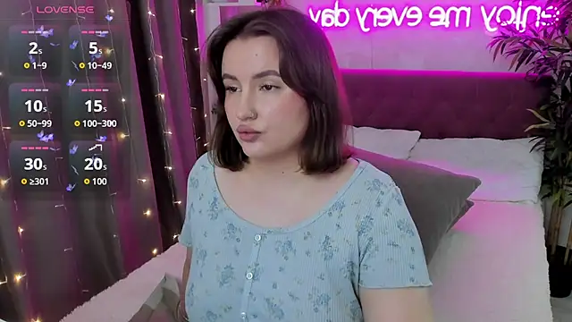 FeralPeach online show from October 5, 4:55 am