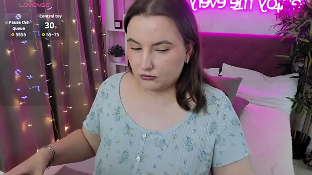 FeralPeach online show from February 7, 5:22 am