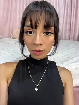 Snapshot of Soy_Ania_Sweet chatting on May 6, 3:02 am Soy Ania Sweet online show from May 6, 3:02 am