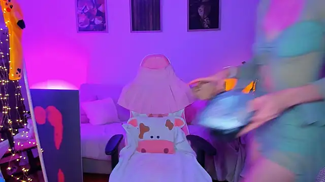 Alyssa Smitt online show from October 27, 6:45 pm