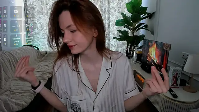 Snapshot of Alyssa_Smitt chatting on June 7, 8:40 am Alyssa Smitt online show from June 7, 8:40 am