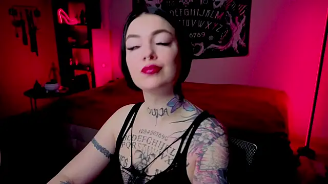 Snapshot of Magic_Allie chatting on May 12, 7:33 pm Magic Allie online show from May 12, 7:33 pm