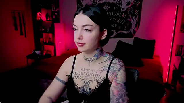 Snapshot of Magic_Allie chatting on June 10, 8:52 pm Magic Allie online show from June 10, 8:52 pm