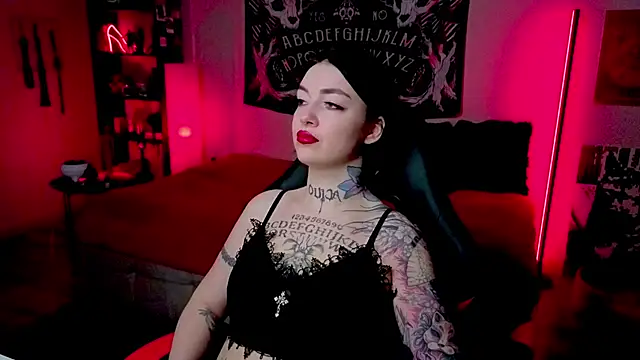 Snapshot of Magic_Allie chatting on June 20, 8:22 pm Magic Allie online show from June 20, 8:22 pm