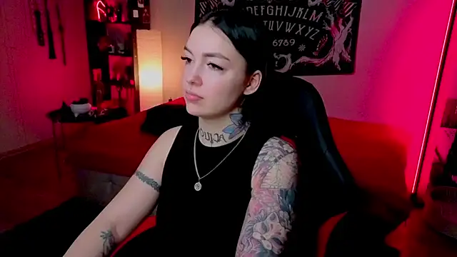 Snapshot of Magic_Allie chatting on July 3, 8:04 pm Magic Allie online show from July 3, 8:04 pm