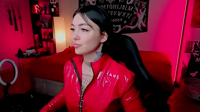 Snapshot of Magic_Allie chatting on July 7, 8:24 pm Magic Allie online show from July 7, 8:24 pm