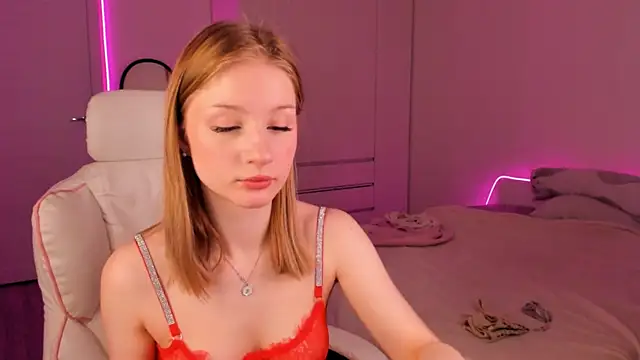 Eva Davi online show from February 19, 1:51 am