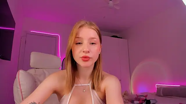 Eva Davi online show from March 6, 5:24 am