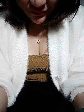 Snapshot of Rose_DiDi chatting on February 13, 1:40 am Rose DiDi online show from February 13, 1:40 am