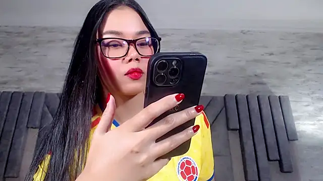 Snapshot of JasmineMoore chatting on June 23, 10:08 pm JasmineMoore online show from June 23, 10:08 pm