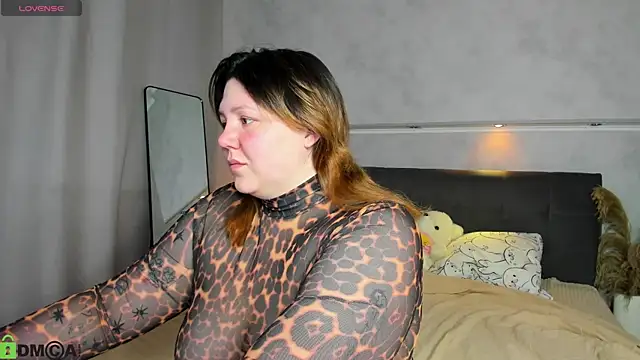 Ruth Oliver online show from June 5, 1:12 am