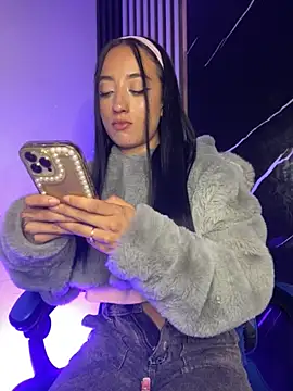 Ady 18 online show from November 14, 8:29 pm